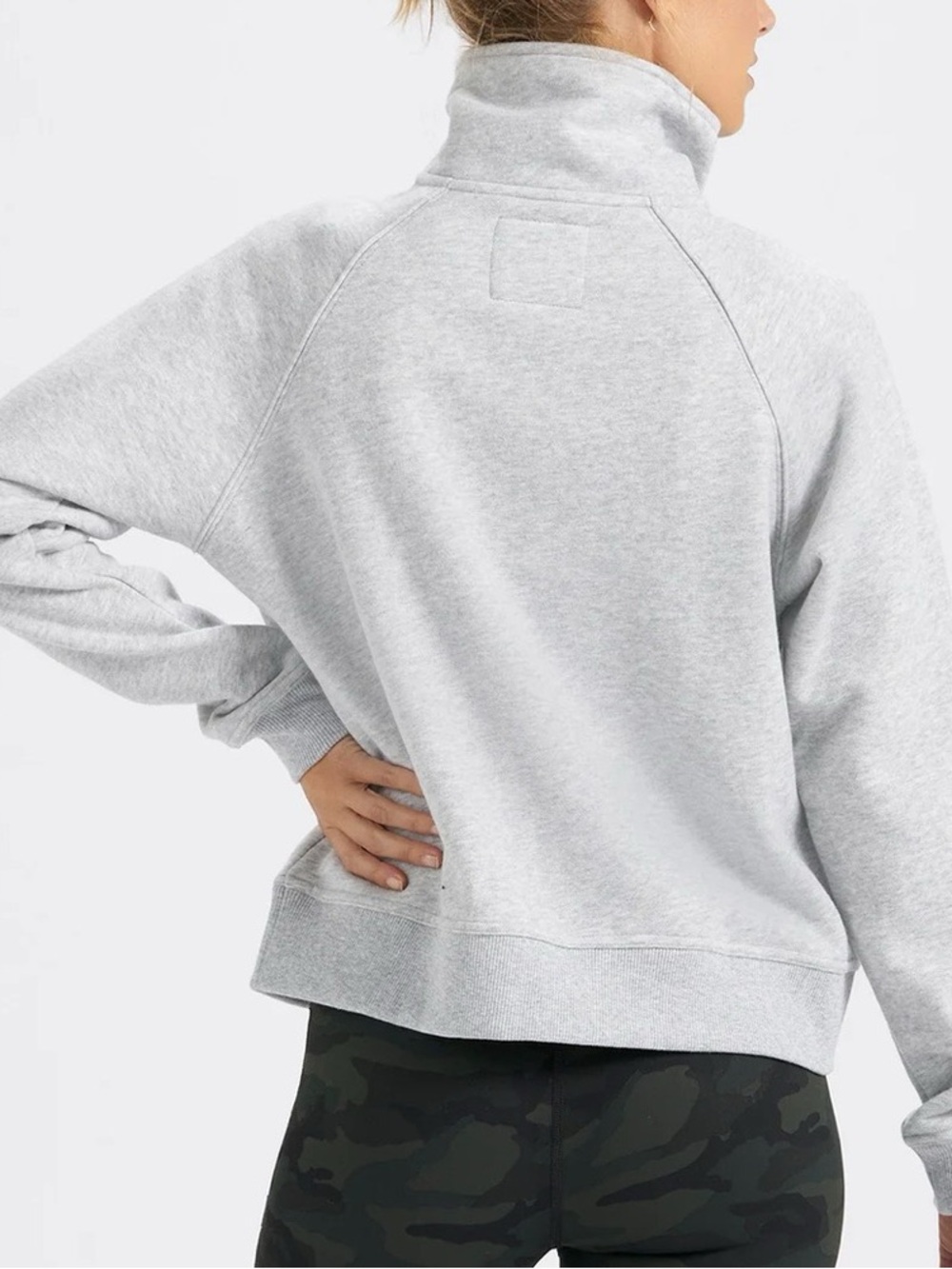 VUORI Restore Half Zip Fleece Pullover Light Heather Grey Women's EUC - Picture 2 of 10